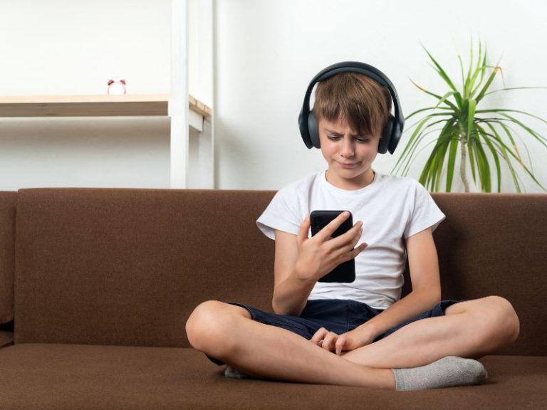Screen Time and Children: How to Set Healthy Boundaries